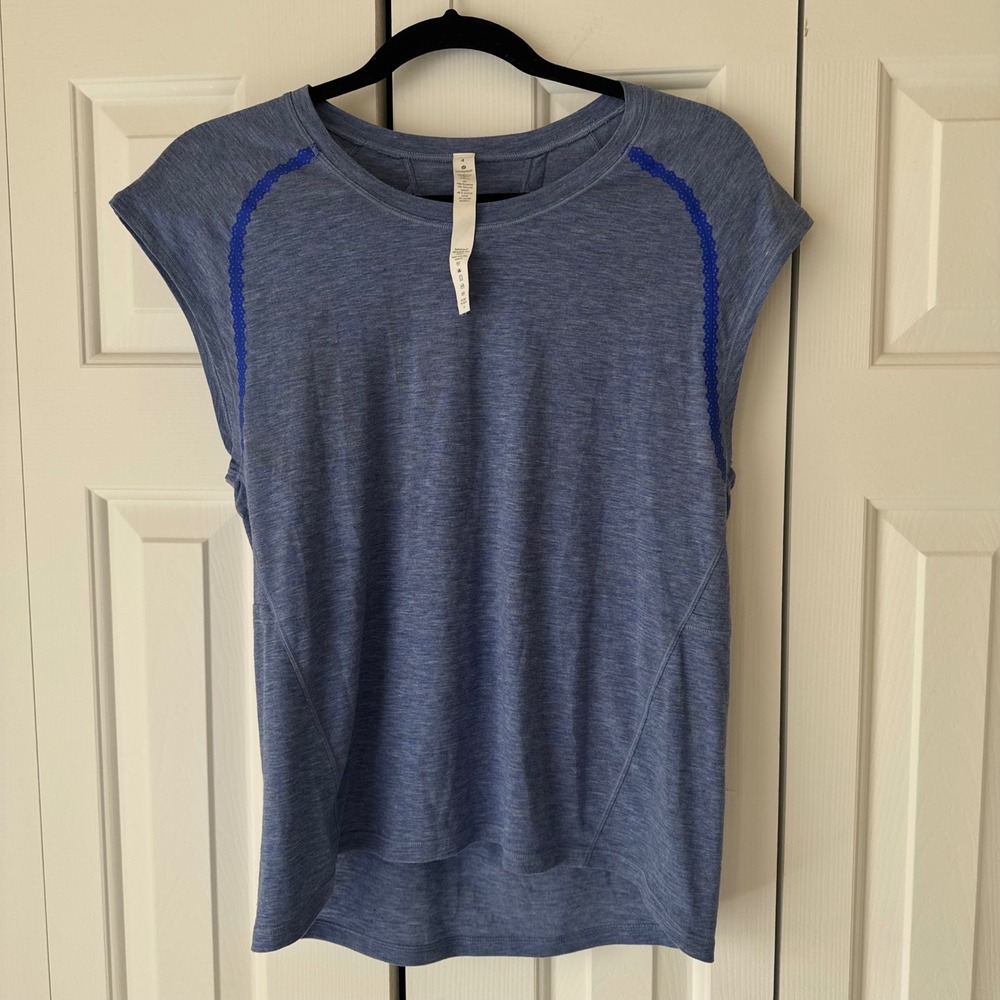 Lululemon Breeze By Short Sleeve Twist Back Heathered Blue Workout Top Womens 4